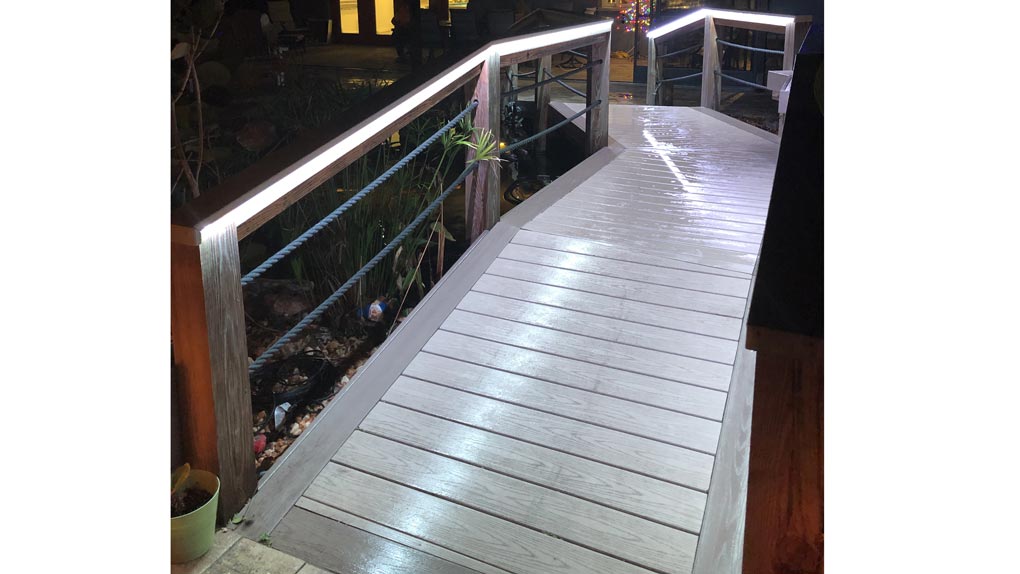 Photo of Deck with rails